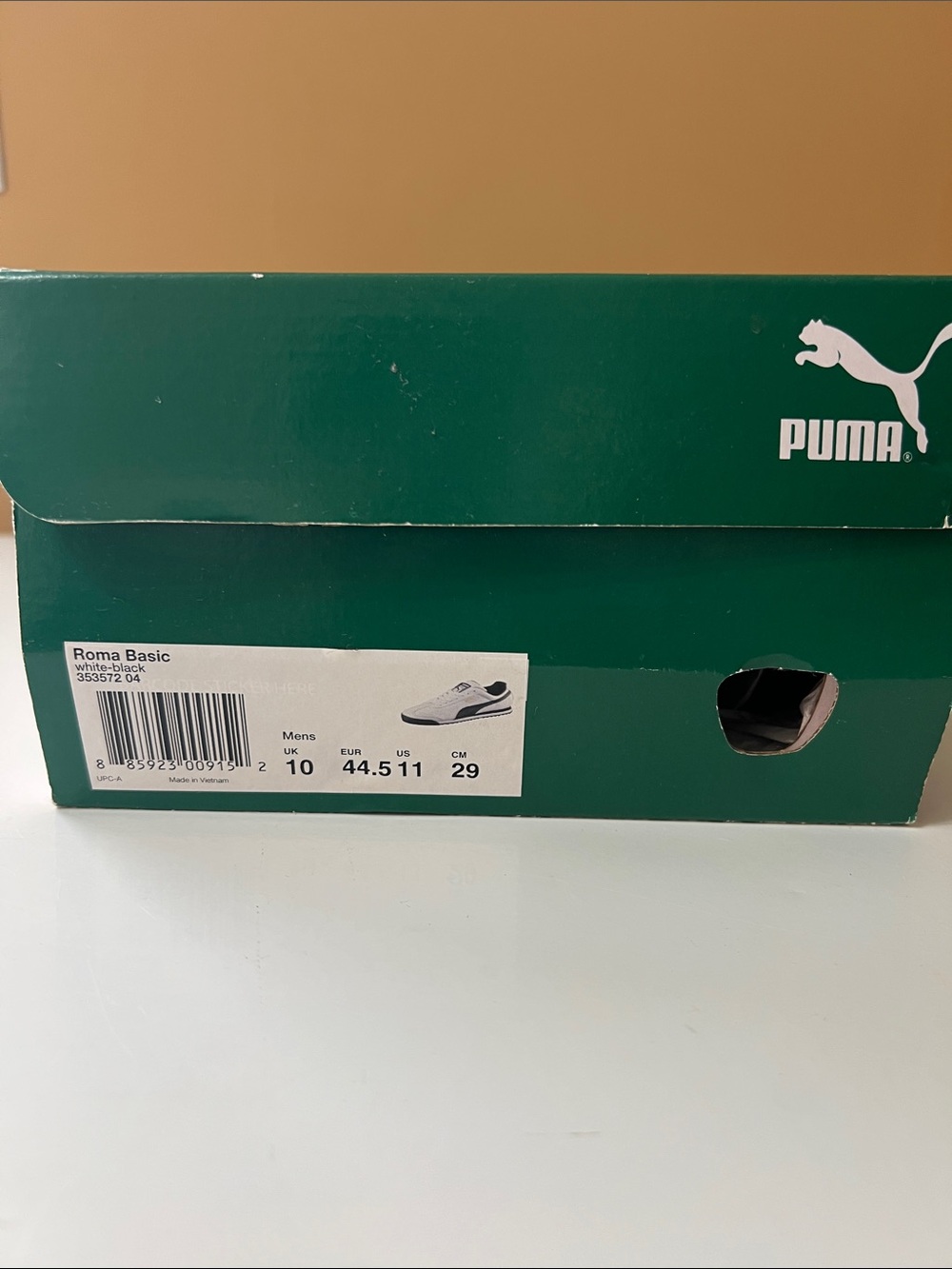 Puma Roma 24 Men’s Sneakers in White and Black with Gold Logo - Picture 13 of 13
